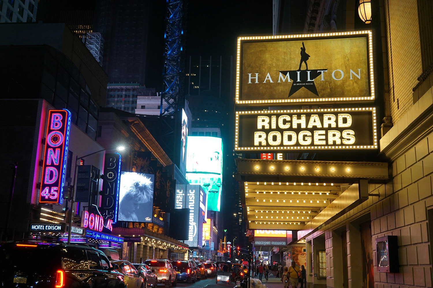 TOUR pela TIMES SQUARE em NOVA YORK - o que fazer, lojas, restaurantes,  show da Broadway e dicas! 